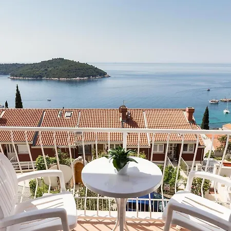Beautiful Nest - Two Bedroom With Balcony And Sea View