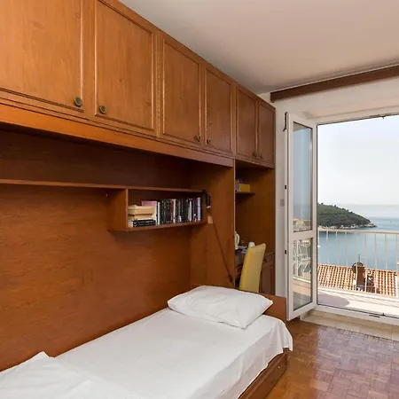 Апартаменты Beautiful Nest - Two Bedroom With Balcony And Sea View *